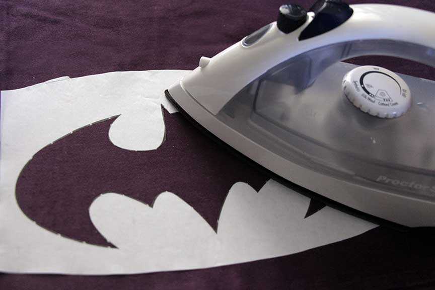 Geek Home Decor: Batman Pillow Stencil