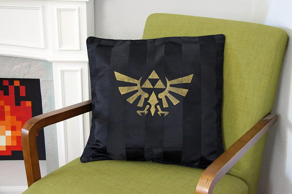 Geek Home Decor: DIY Legend of Zelda Pillow